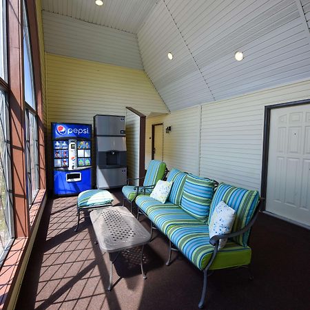 Best Western Plus Dockside Waterfront Inn Mackinaw City Exterior foto